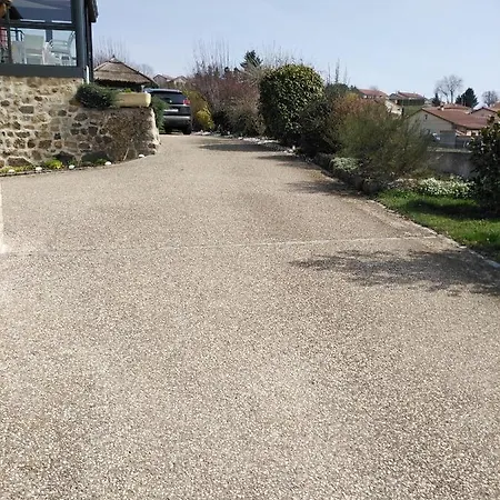 Chaleureux A La Campagne